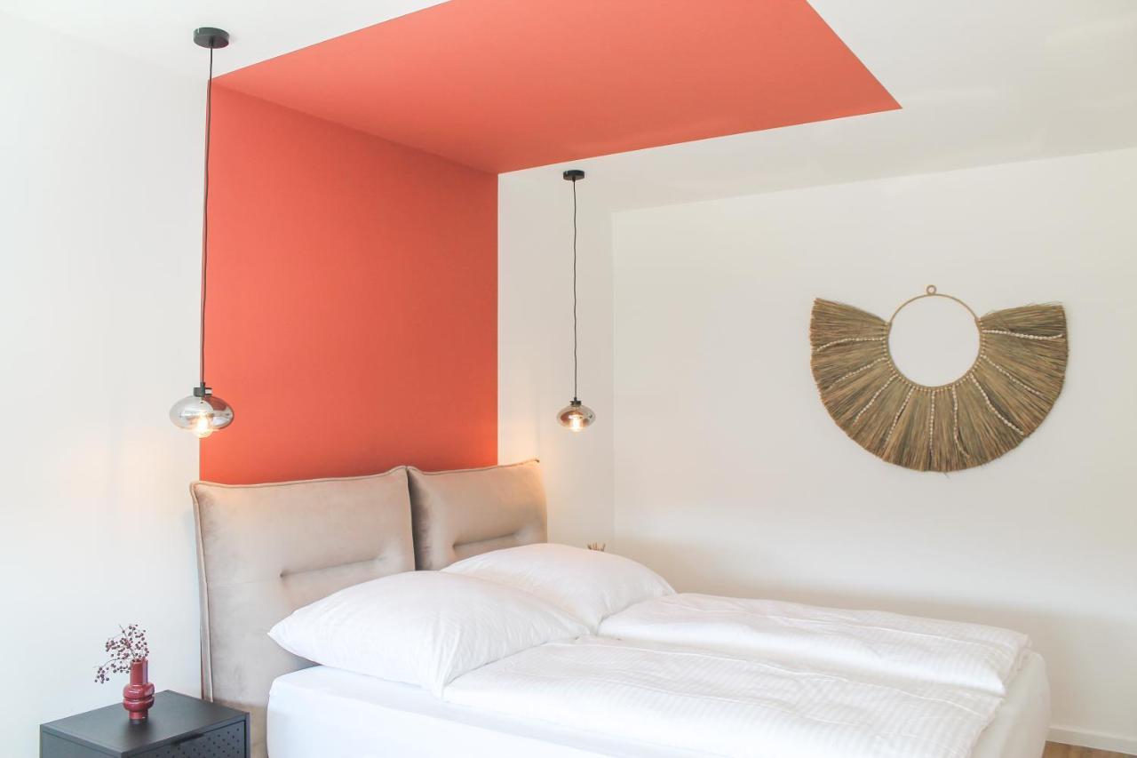 African-Style Apartment - Stadtnah, Parkplatz, E-Ladestation Fuer Auto & Fahrraeder, Gitterbox Fuer Fahrraeder, Fitnessstudio Κόμπλεντς Εξωτερικό φωτογραφία