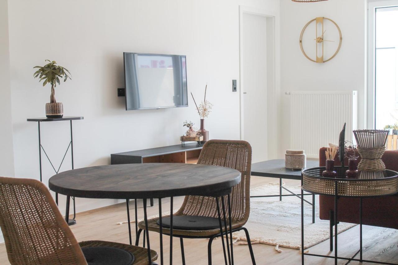 African-Style Apartment - Stadtnah, Parkplatz, E-Ladestation Fuer Auto & Fahrraeder, Gitterbox Fuer Fahrraeder, Fitnessstudio Κόμπλεντς Εξωτερικό φωτογραφία